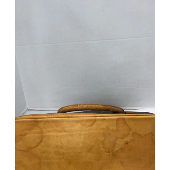 Louis Vuitton Horizontal Locket Monogram Tote - Picture 4 of 15